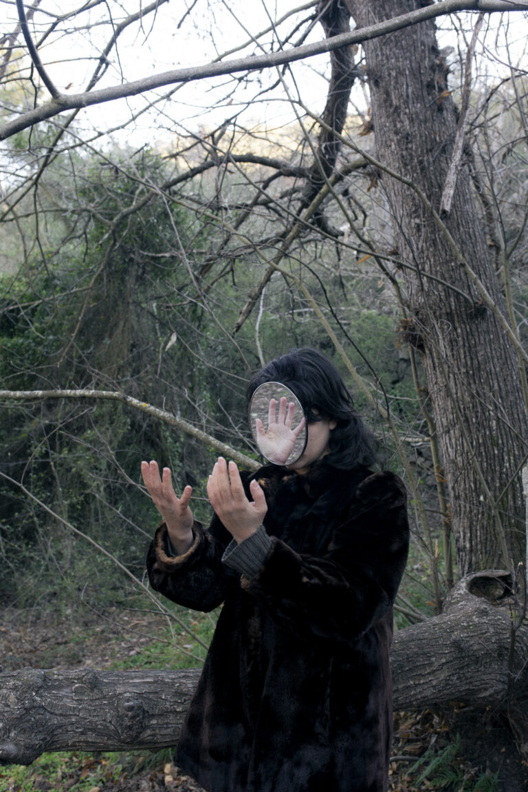 elsa-moreno_performance_inmanecer_4_espejo