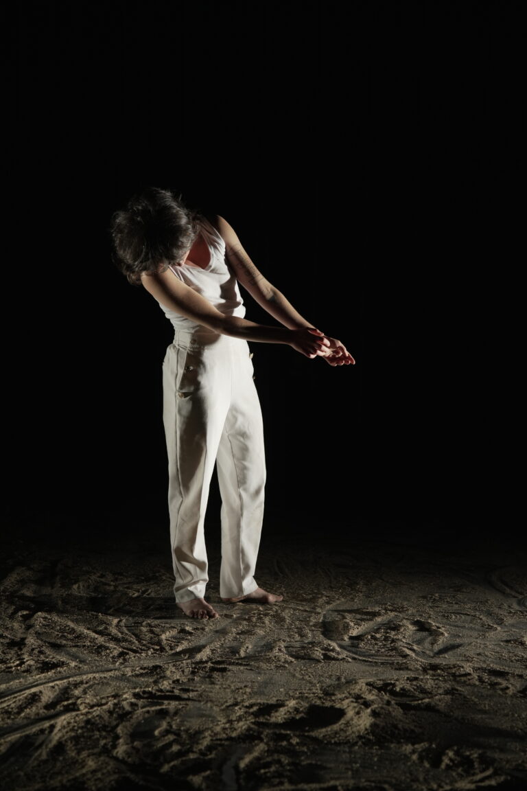 Performance 1 La Hora Blanca (2)